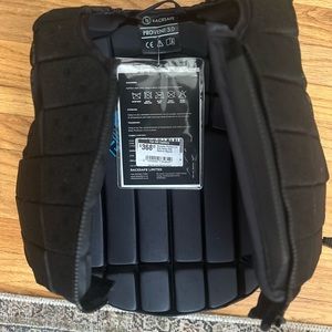 BRAND NEW w/tags - RACESAFE ProVent 3.0 KIDS Safety Vest - Size YM - BLACK